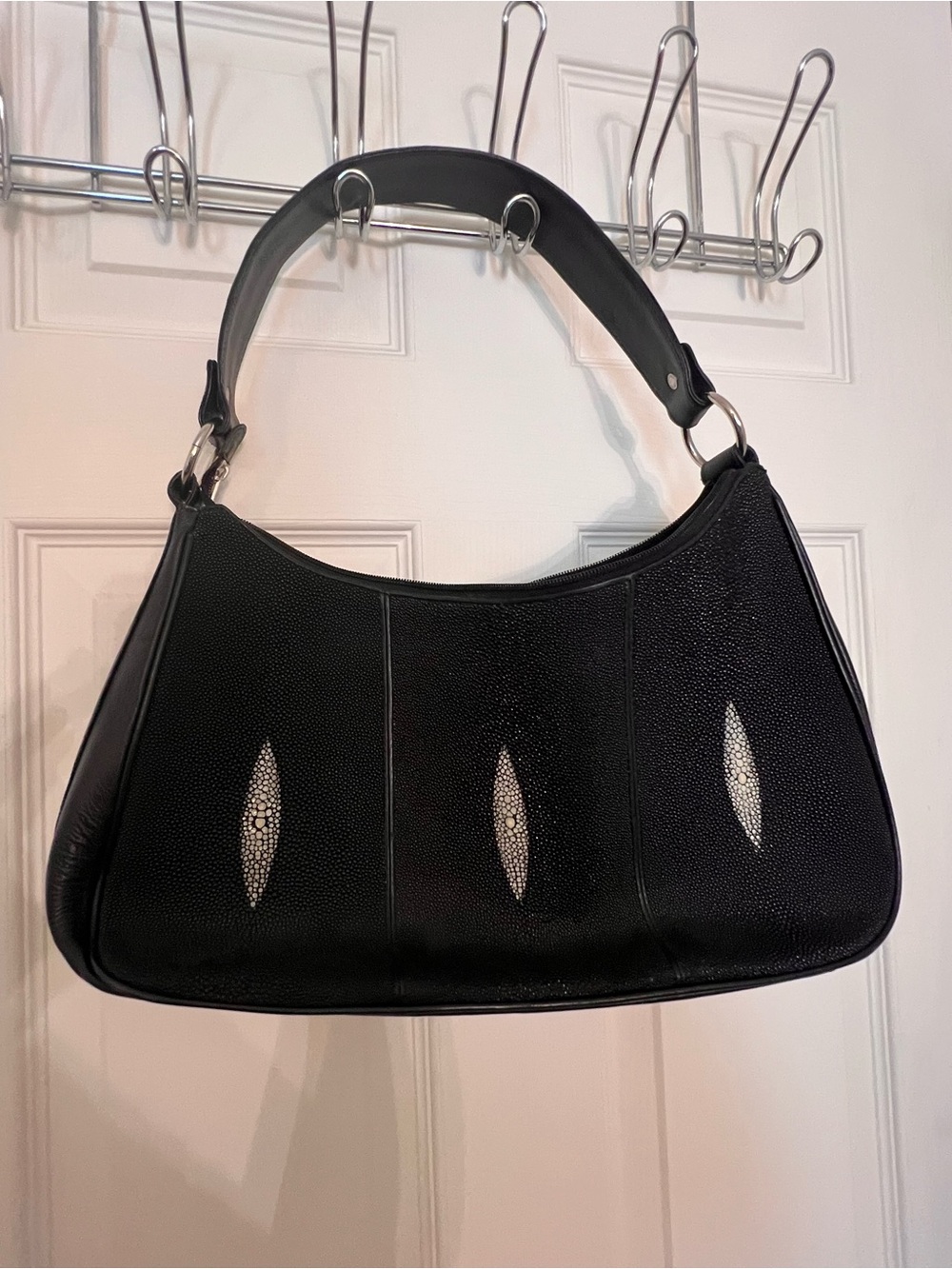 Black Stingray Shoulder Bag